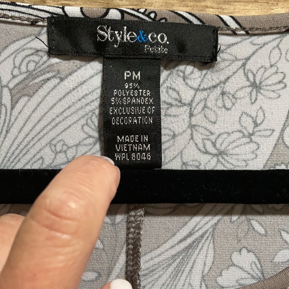 Style&Co Blouse size PM. J - Picture 7 of 11